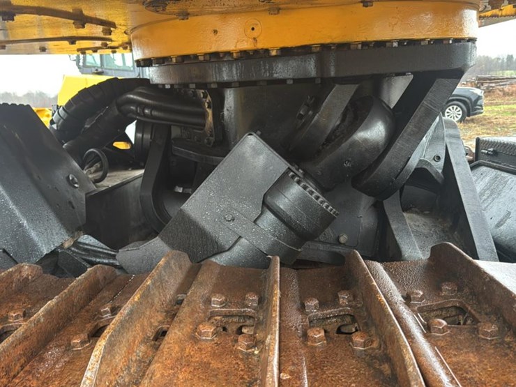 2010-tigercat-lx822c-image-32