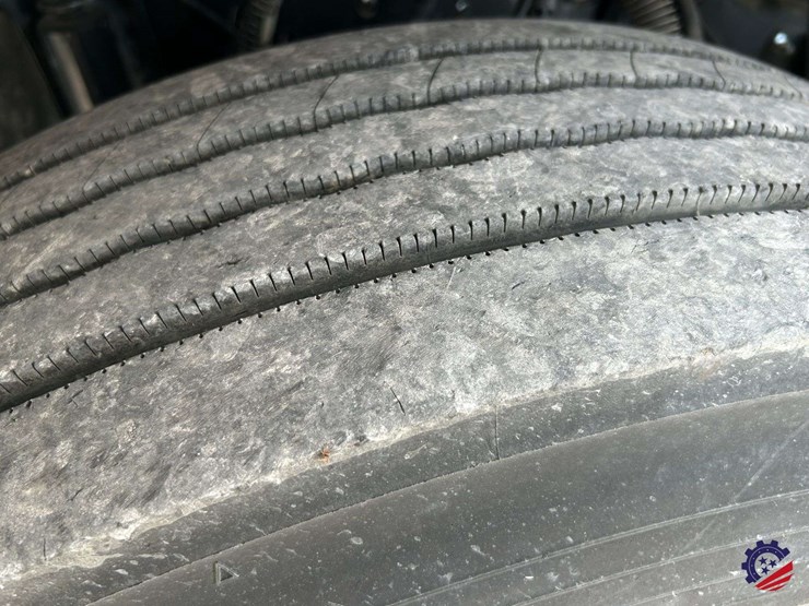 2013-ud-ud3300-s/a-garbage-truck-image-10