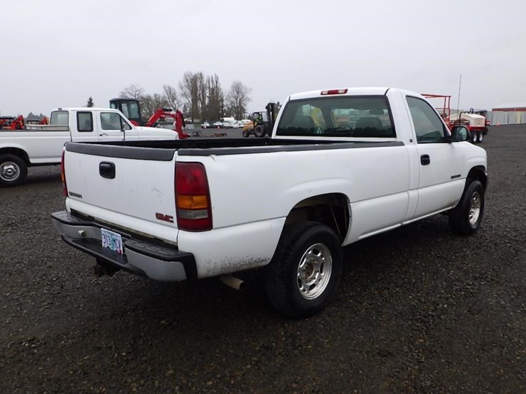 2001-gmc-2500-image-5