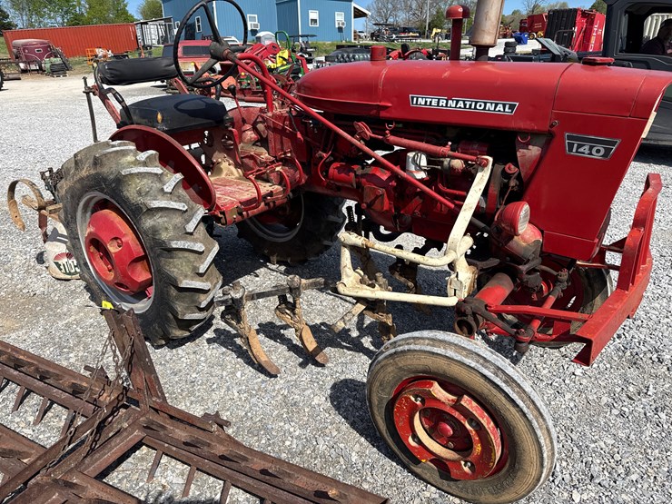 case-ih-140-image-1