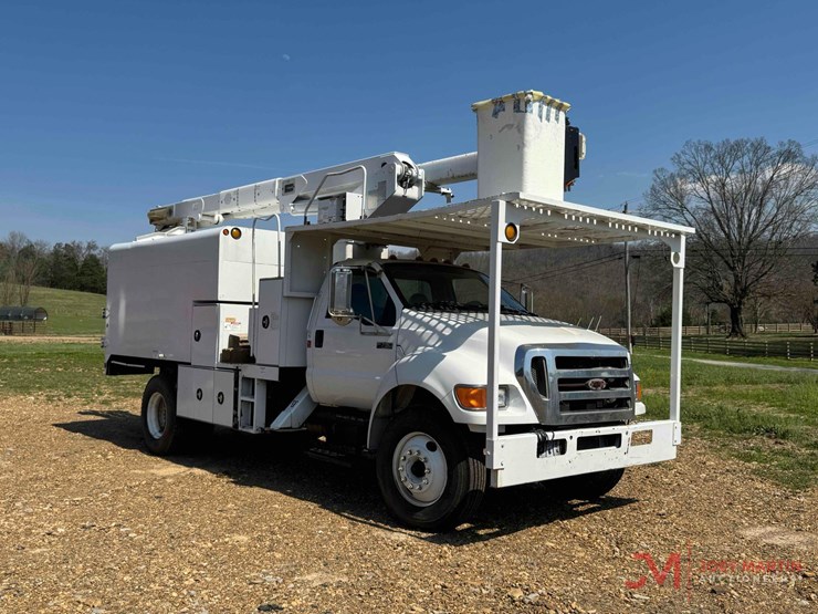 2009-ford-f750-xl-image-1