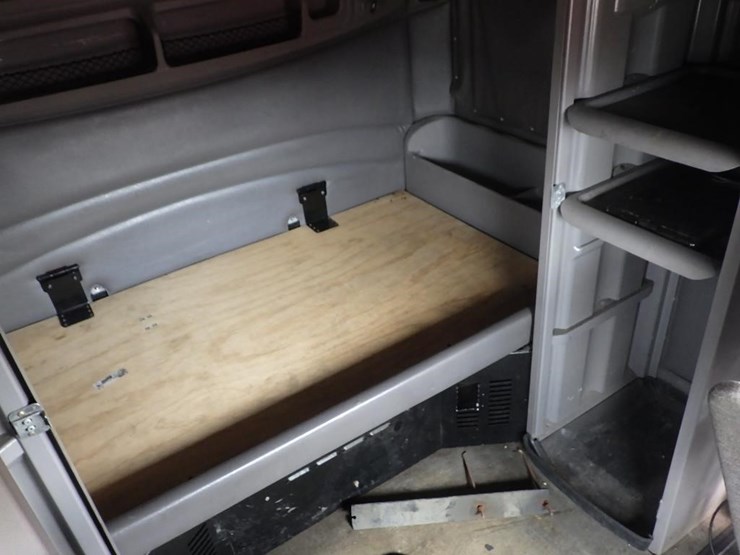 2006-peterbilt-387-image-44