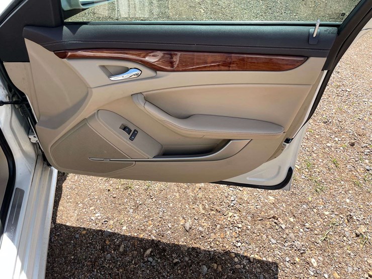 2011-cadillac-cts-4-door-sedan-(182,813-miles)-image-17