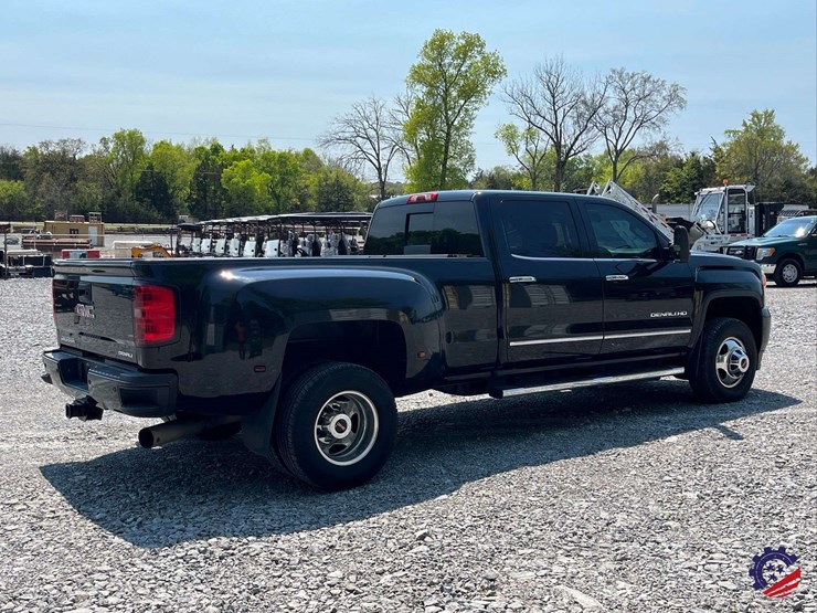 2015-gmc-3500-image-4