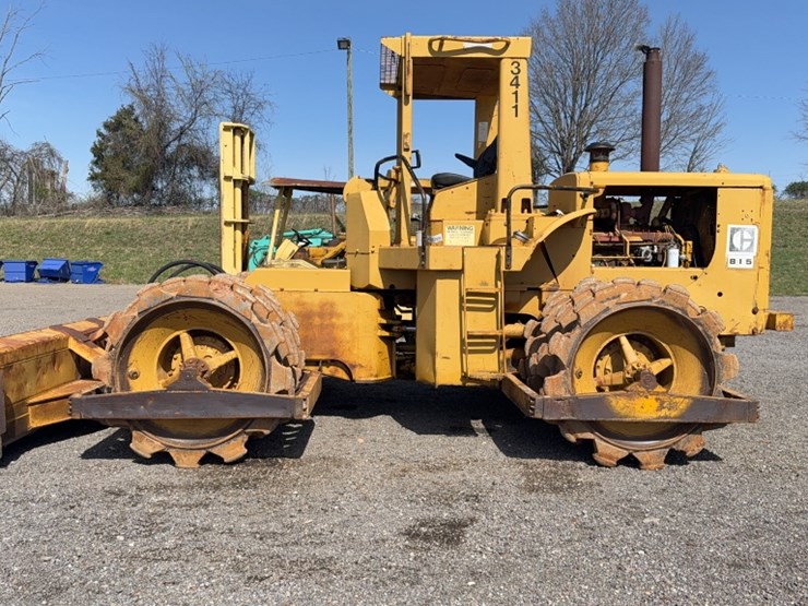 caterpillar-815-image-13