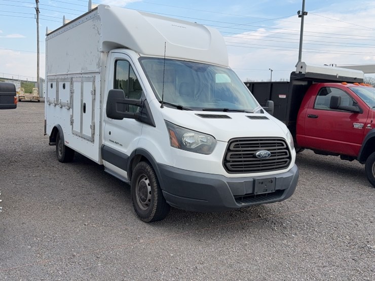 2015-ford-350-image-3