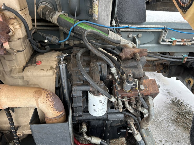 2006-jlg-g12-55a-image-40