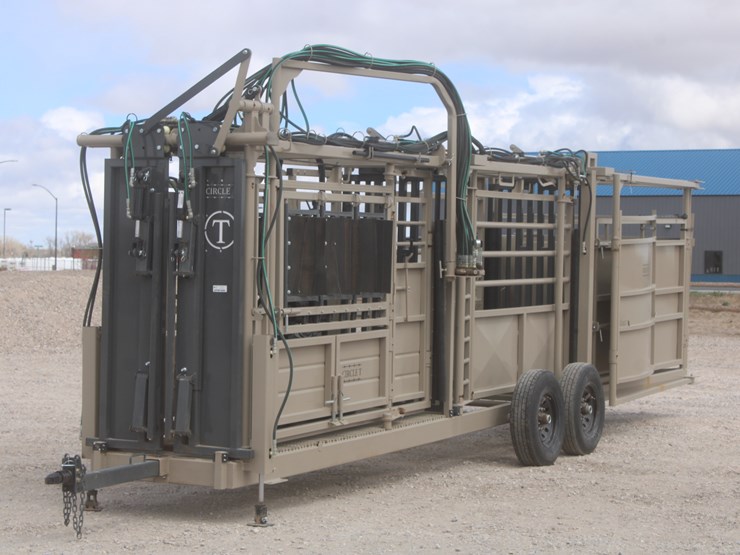 #1083-•-new-circle-t-portable-complete-cattle-processing-system-image-1