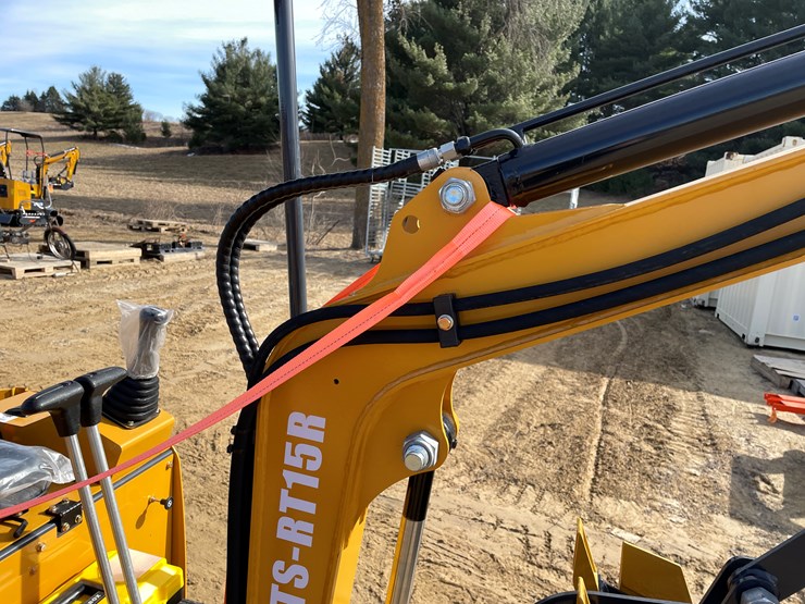 #1037-•-new-ats-rt15r-mini-excavator-image-25