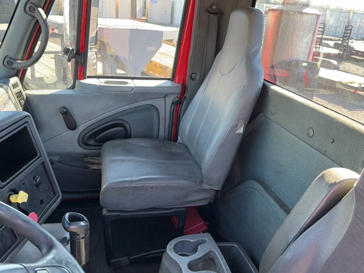 2007-international-8600-image-16