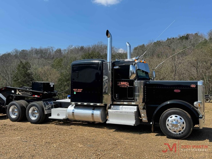 2015-peterbilt-389-image-2