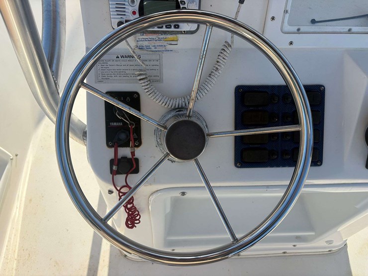 2001-cobia-center-console-saltwater-boat-image-15