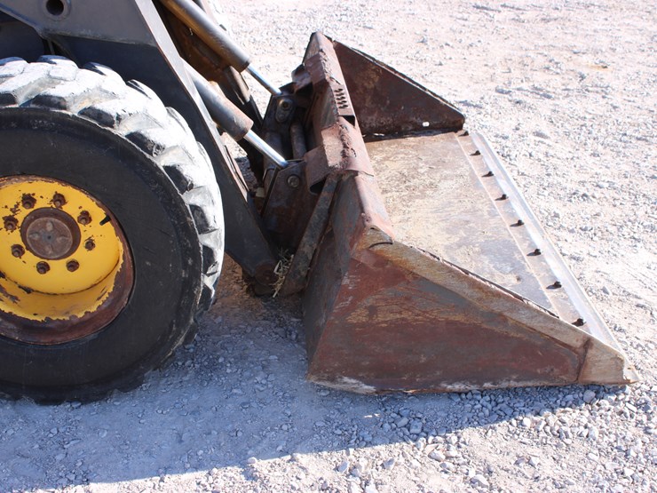 new-holland-ls190-image-43