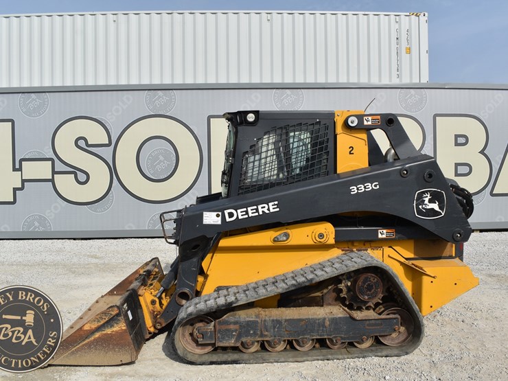 2021-deere-333g-image-2