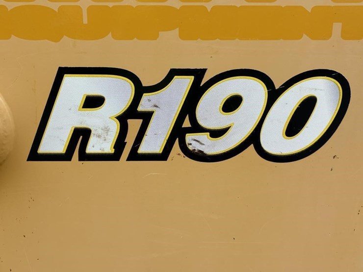 2019-gehl-r190-image-10