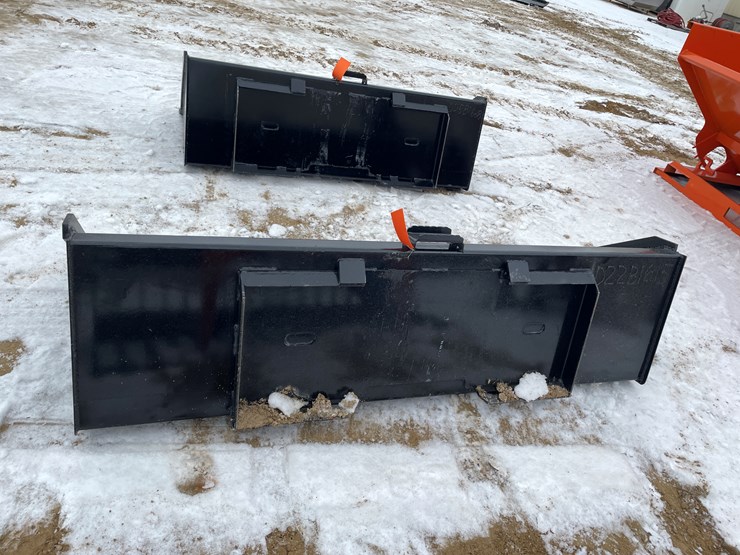 #2041-•-skid-steer-mount-78"-bucket-with-blade-image-6