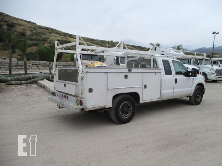 2015-ford-f350-xl-image-3