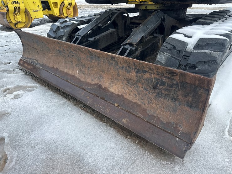 caterpillar-307-image-17