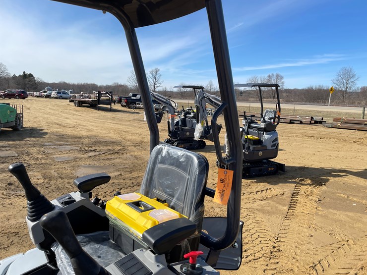 #1031-•-new-ats-me18-mini-excavator-image-31