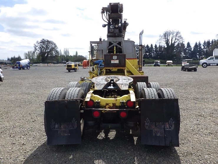 1984-ford-9000-image-6