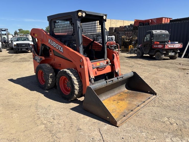 2018-kubota-ssv65-image-2