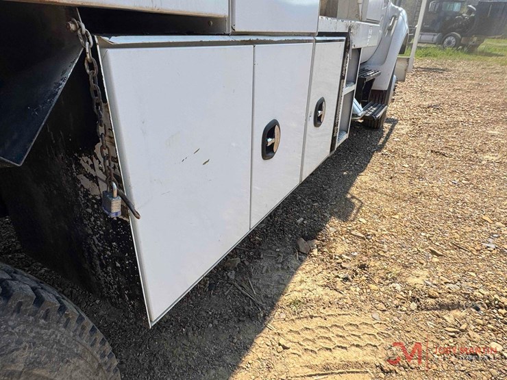 2009-ford-f750-xl-image-12