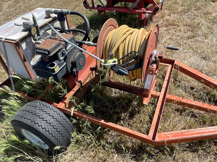 #4042-•-reel-sprayer-on-cart-image-4