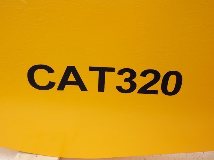 caterpillar-320-image-5