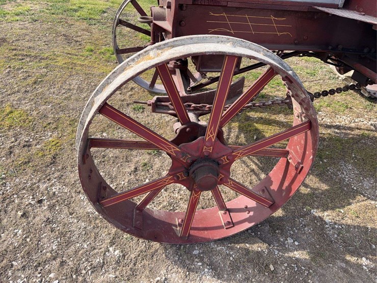 25hp-international-type-d-titan-image-9