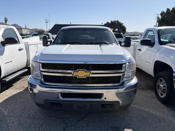 2013-chevrolet-2500-image-5