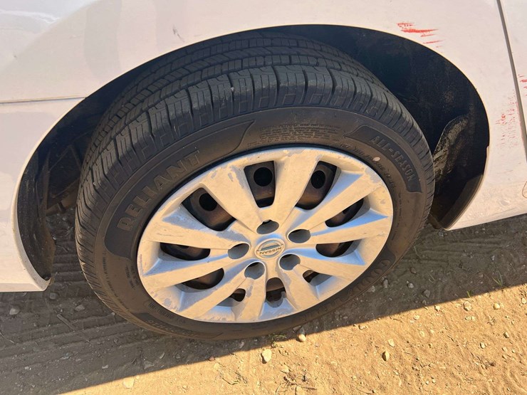 2017-nissan-sentra-sv-4-door-sedan-(169,691-miles)-image-26