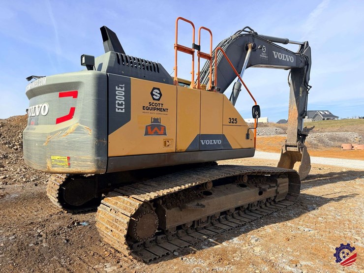 2017-volvo-ec300el-image-2