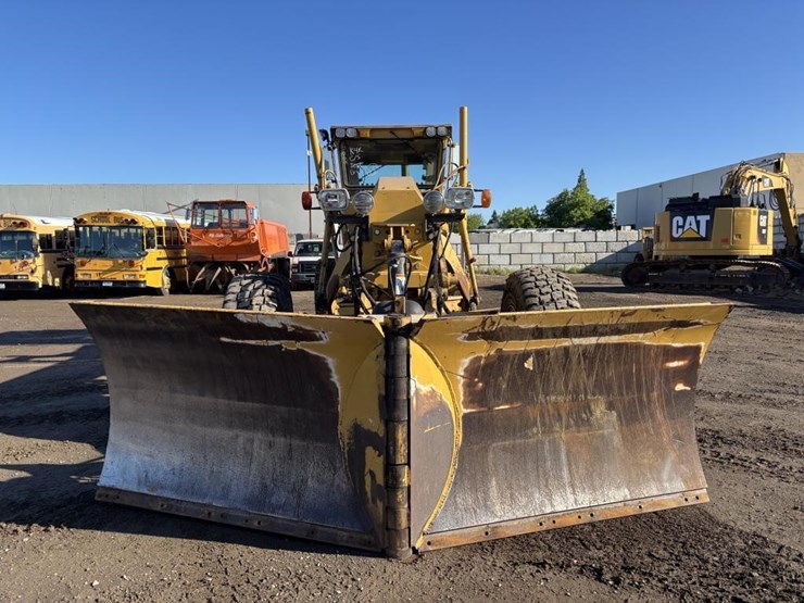 caterpillar-143h-image-6