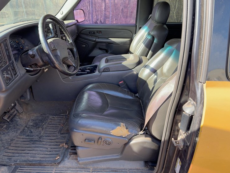 2004-chevrolet-silverado-1500-image-18