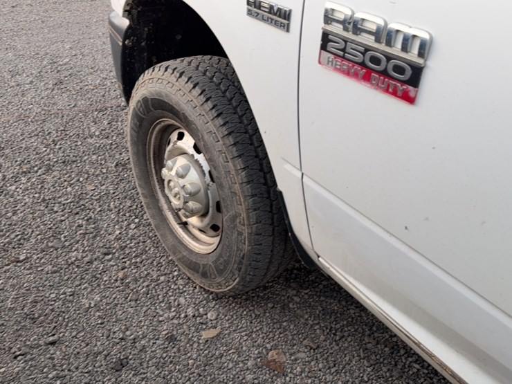 2012-dodge-2500-image-15