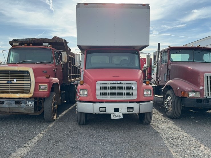 1998-freightliner-fl70-image-2