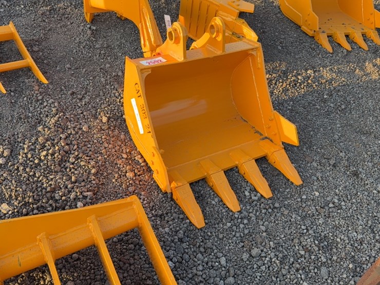 caterpillar-307-image-1