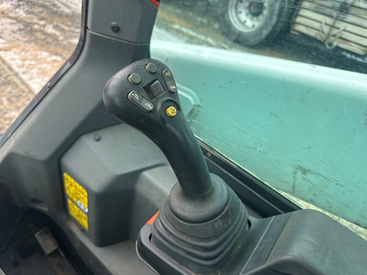 2022-bobcat-t66-image-34