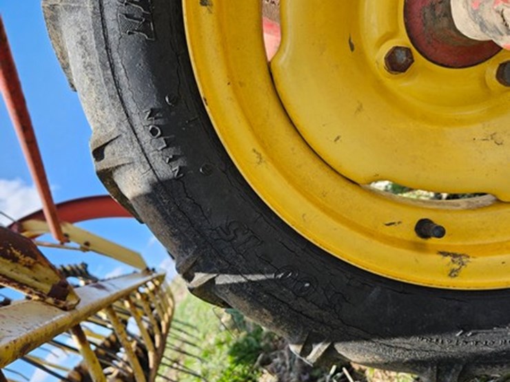 new-holland-258-image-21