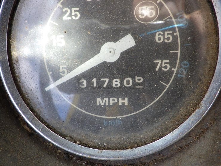 1984-ford-9000-image-31