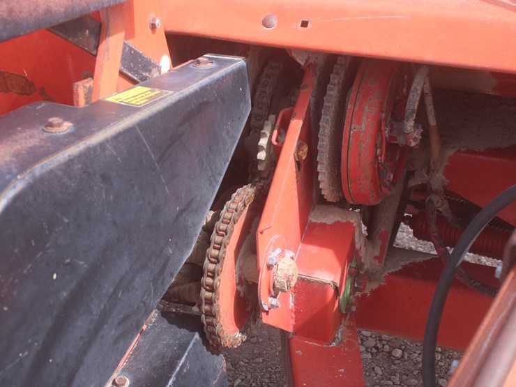 international-830-image-21