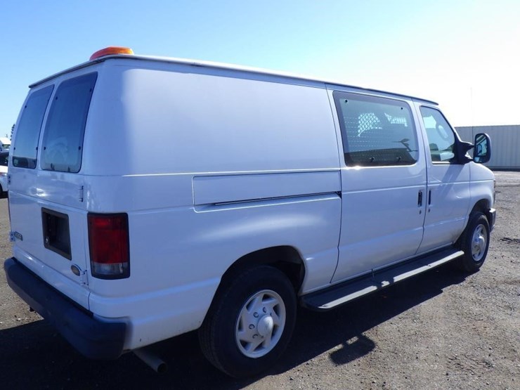 2008-ford-cargo-image-3