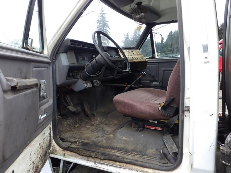 1995-ford-f800-image-30