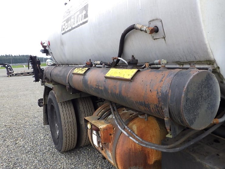 1995-ford-f800-image-21