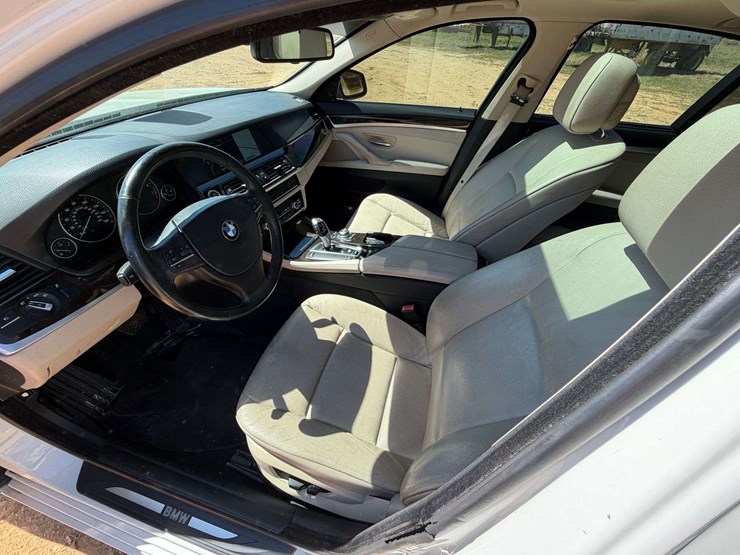 2011-bmw-528i-4-door-sedan-(178,025-miles)-image-9
