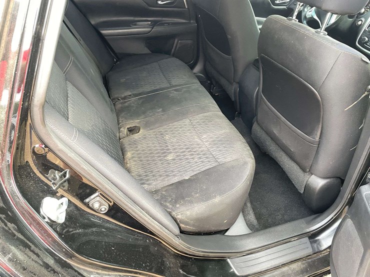 2017-nissan-altima-4-door-sedan-(213,376-miles)-image-16