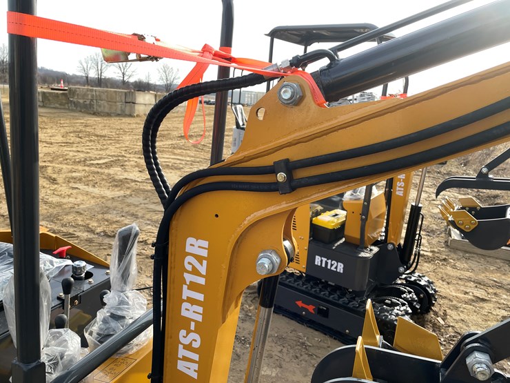 #1041-•-new-ats-rt12r-mini-excavator-image-22