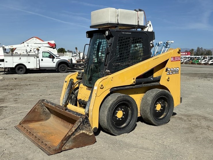 2018-yanmar-s220r-image-1