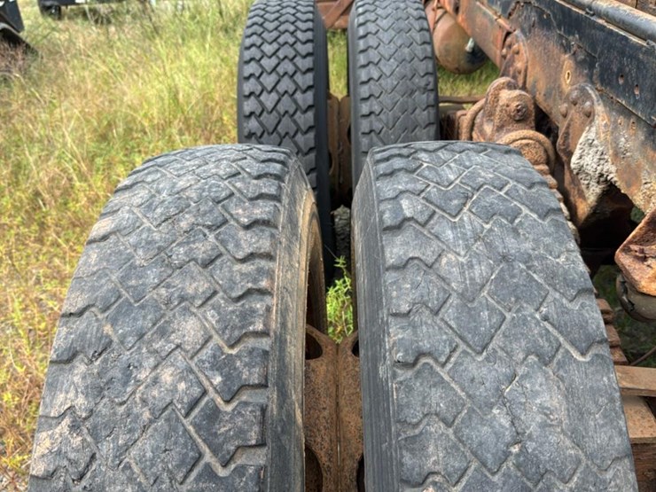 1969-caterpillar-3208-image-6