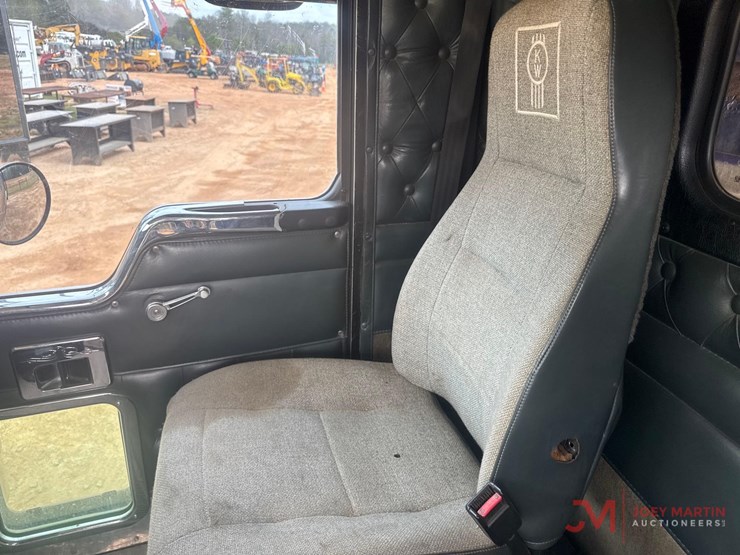 kenworth-w900-image-26